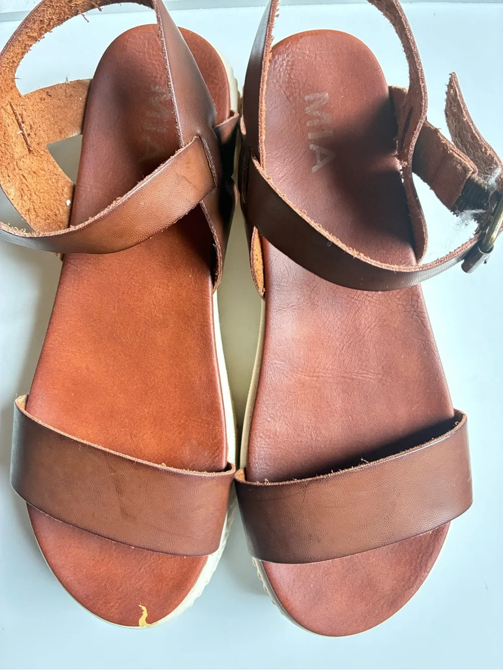 MIA simple leather